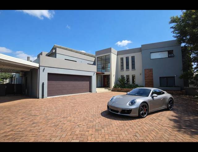 4 BEDROOM HOUSE FOR SALE IN WATERKLOOF RIDGE